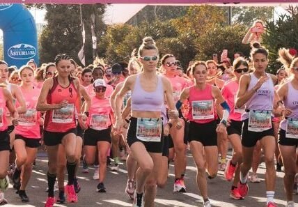 14.000 participantes en una marea rosa de récord en la Carrera de la Mujer de Zaragoza