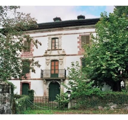 Se vende el Palacio de Cabo de Armería en Navarra por ´solo´ 650.000 euros