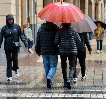 AEMET pone en alerta a seis comunidades por lluvia, viento, tormentas, mala mar o calor